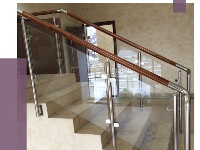 Комбинированные перила из металла и дерева в Сасове