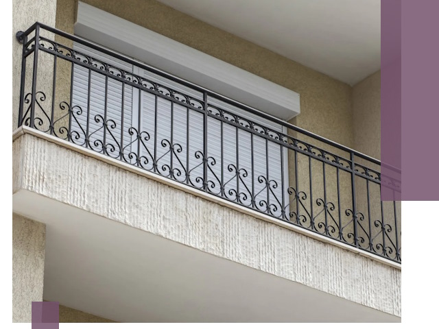 Балконные ограждения из металла и стекла в Сасове для домов